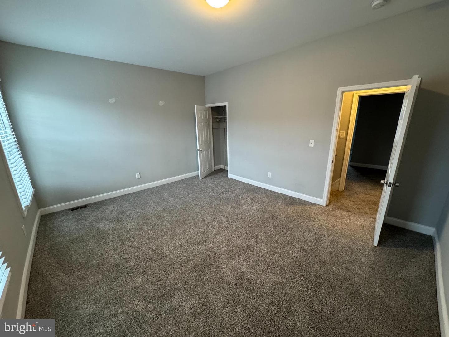 302 E Elm Street photo 8