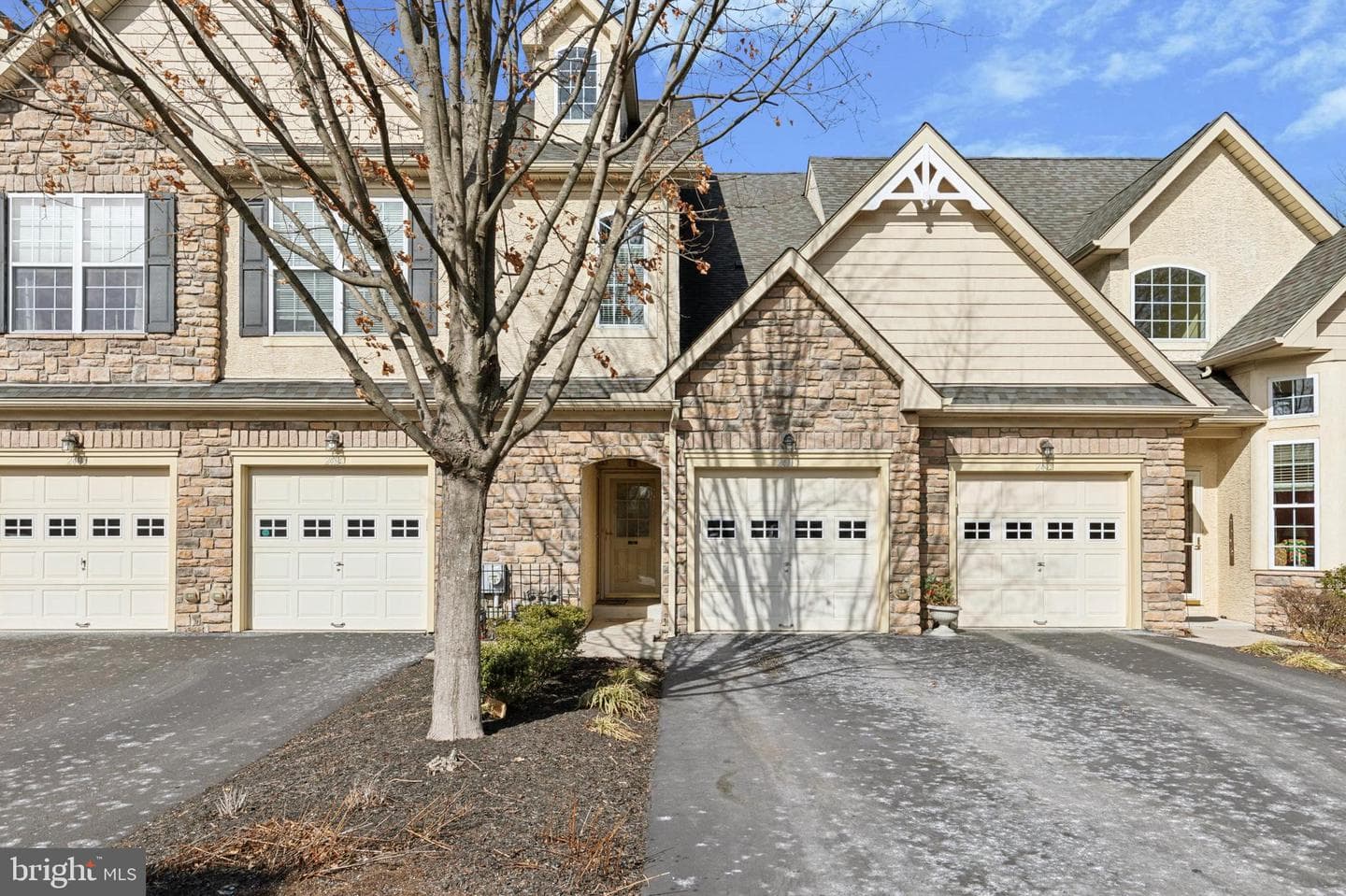 2411 Sentry Court photo 1