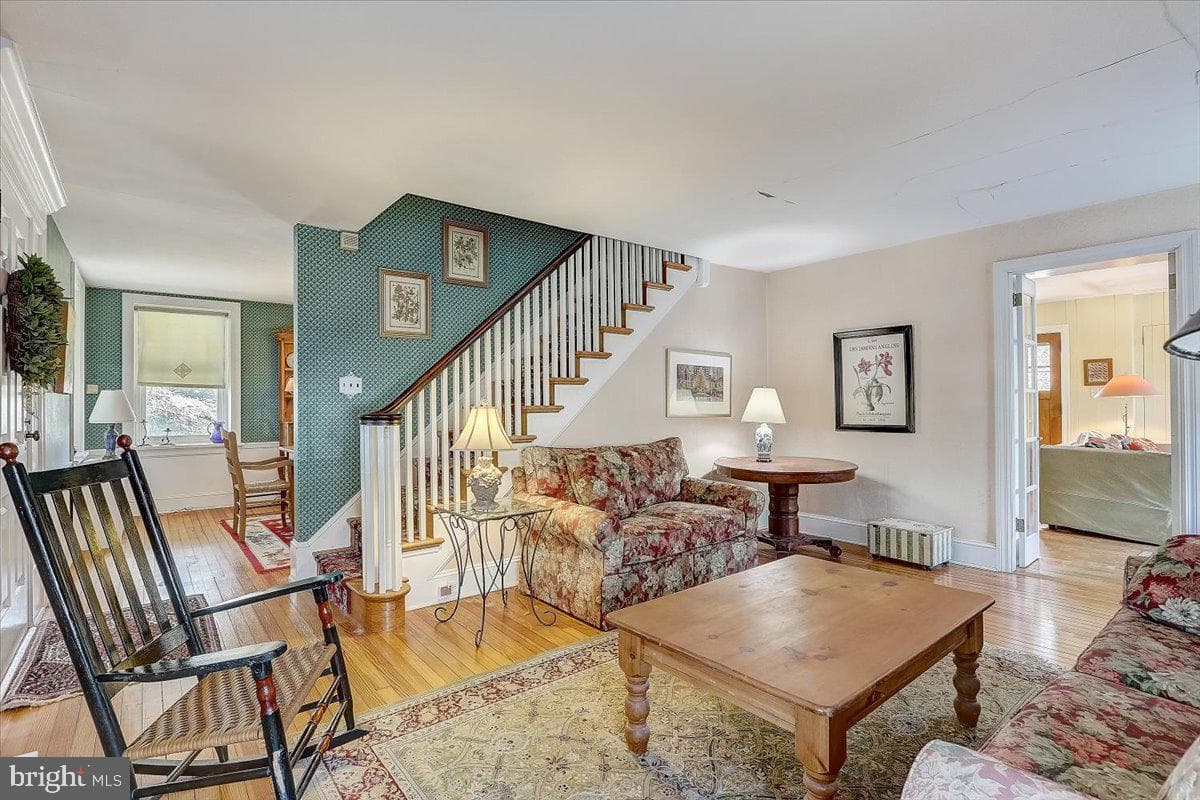 1525 Limekiln Pike photo 3