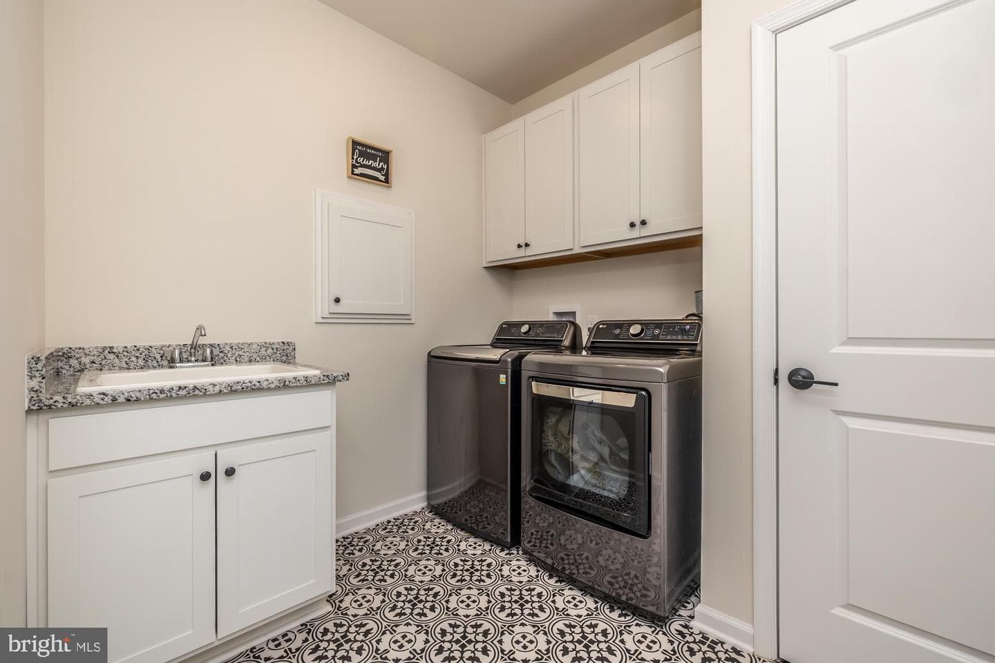 1058 Hill Street photo 22