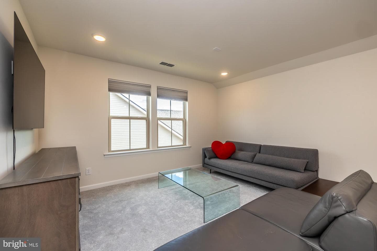 1058 Hill Street photo 23