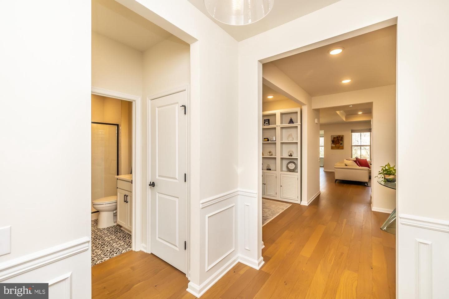 1058 Hill Street photo 3