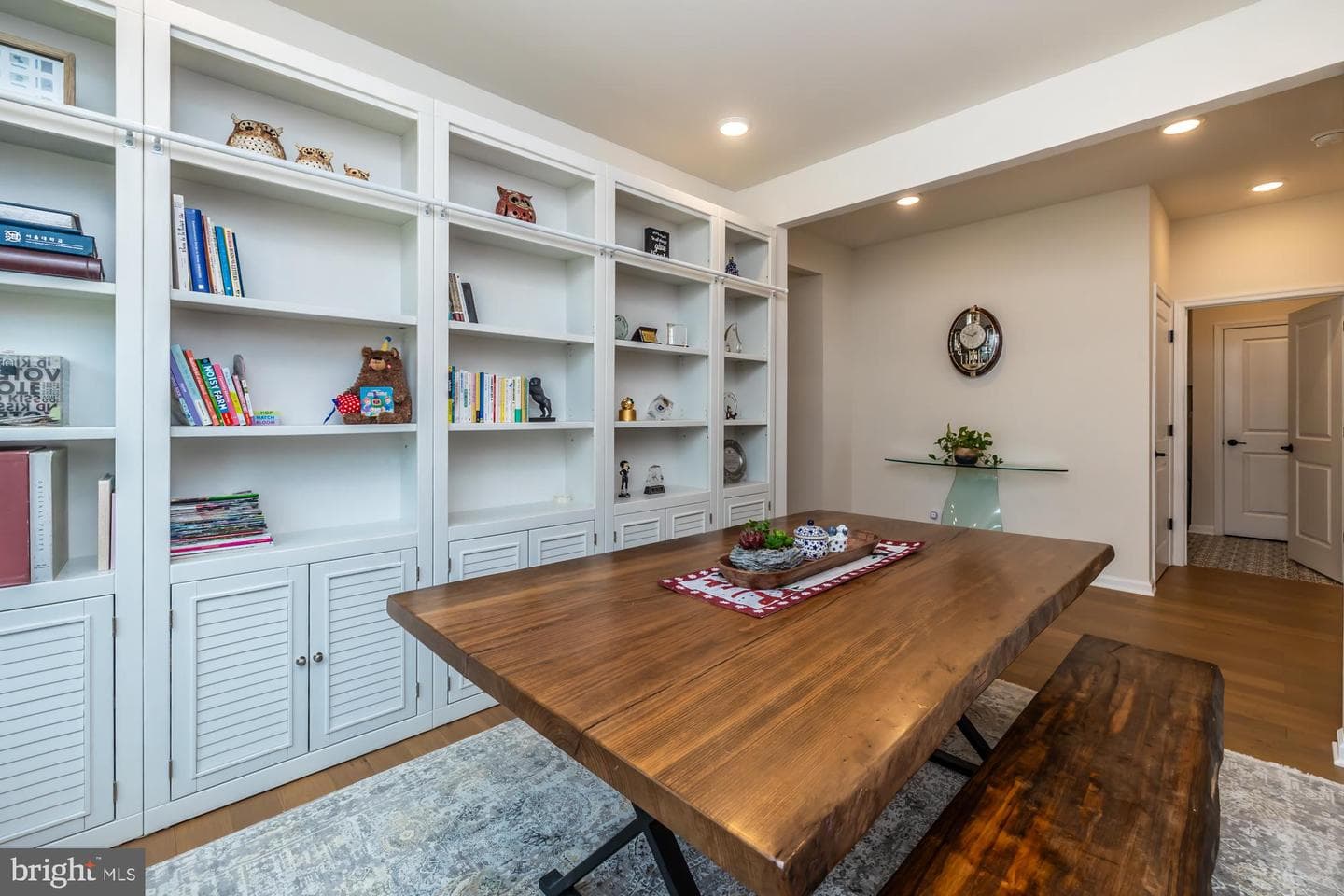 1058 Hill Street photo 5