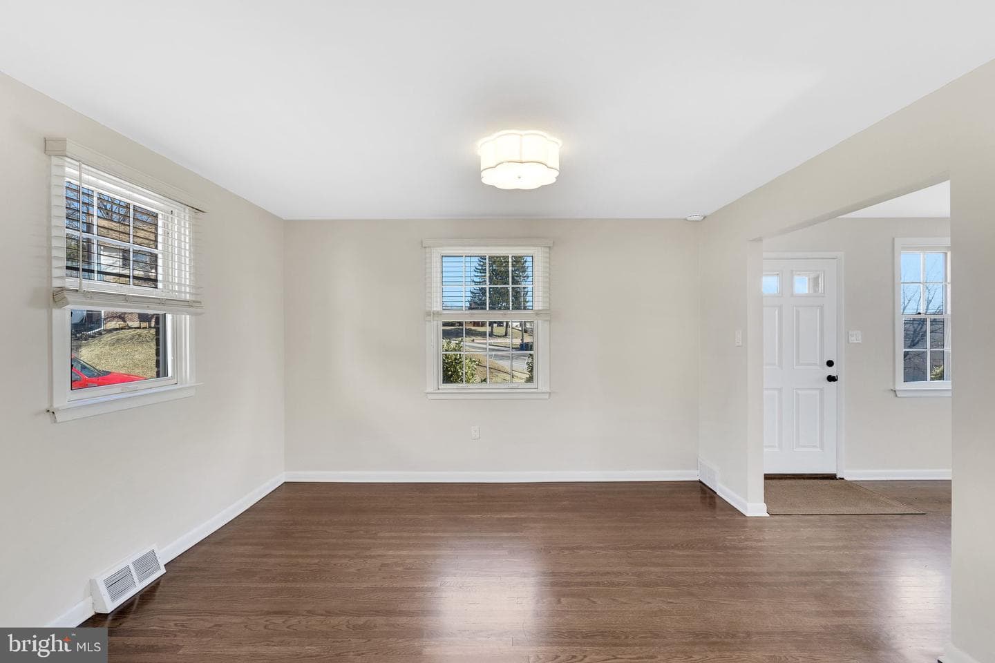 2904 Kanes Road photo 10