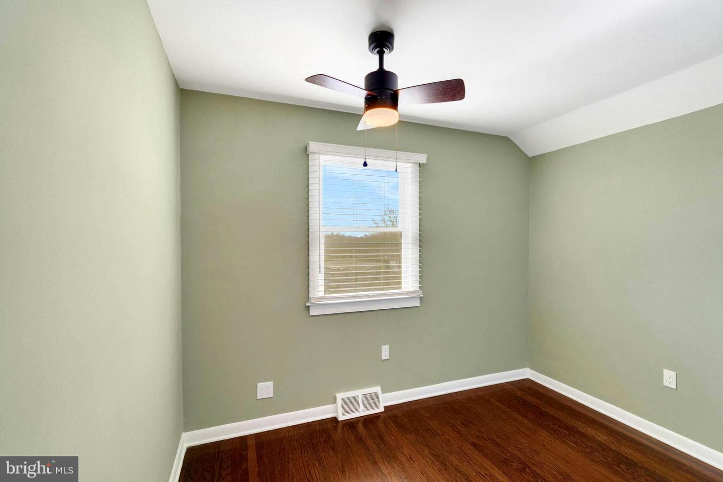 2904 Kanes Road photo 26