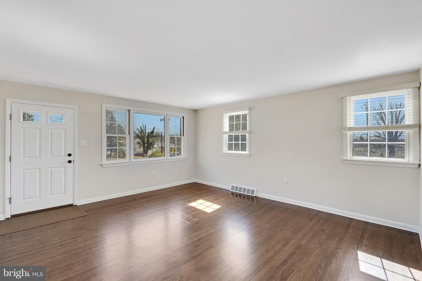 2904 Kanes Road photo 6