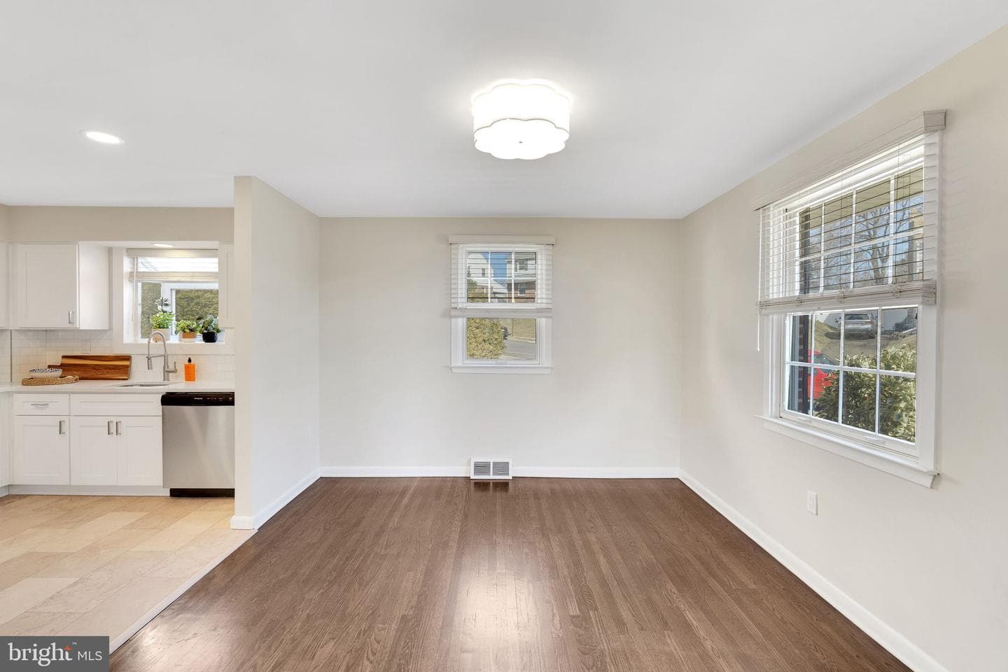 2904 Kanes Road photo 9