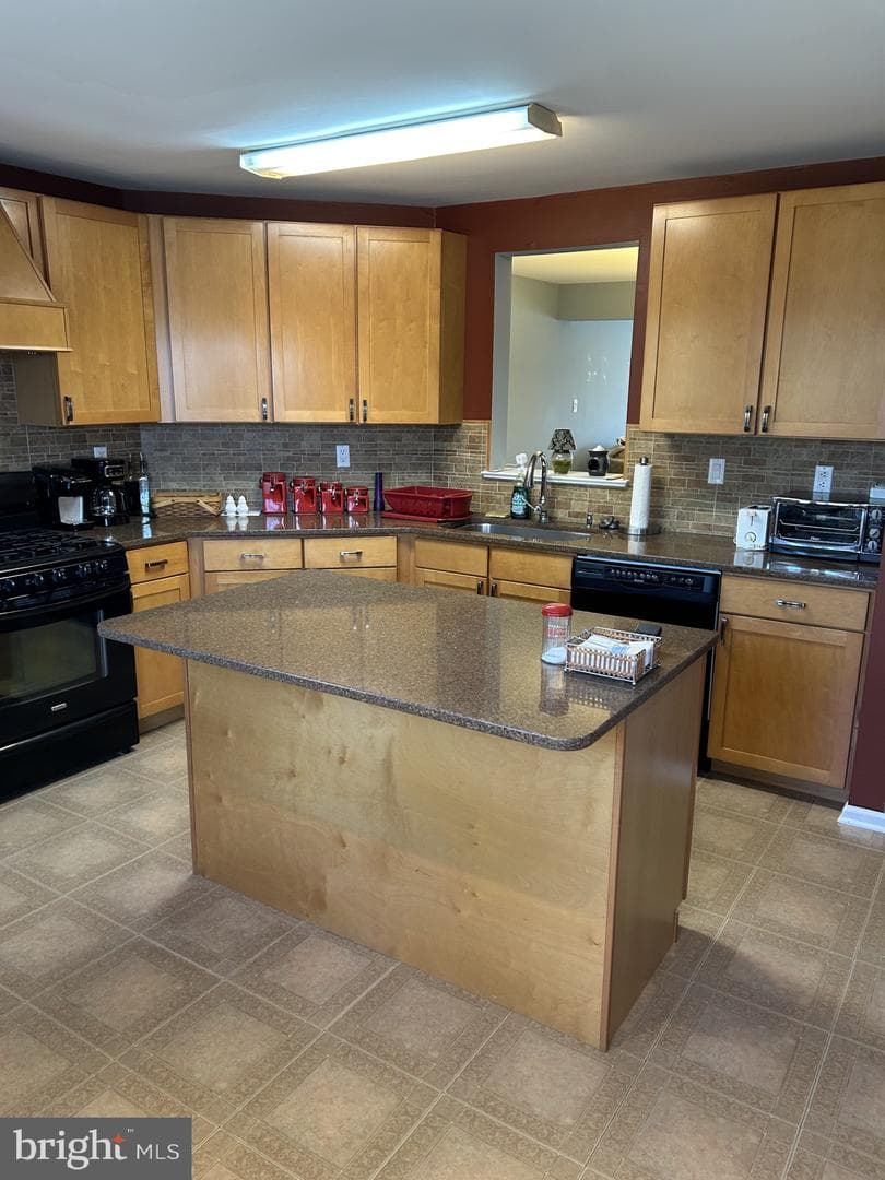 3604 Carriage Court photo 13