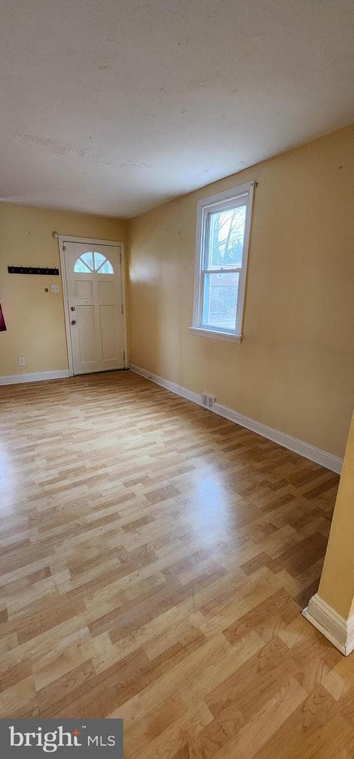 1125 Colonial Avenue photo 2