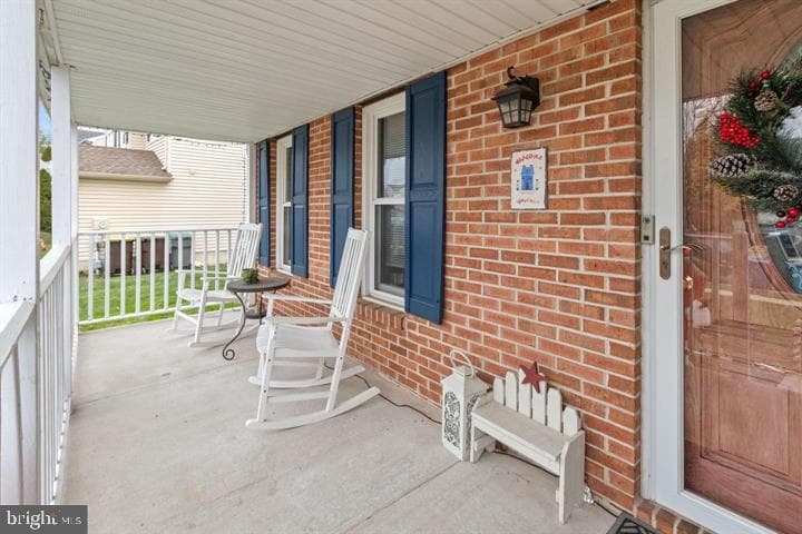 136 Hedgerow Drive photo 2