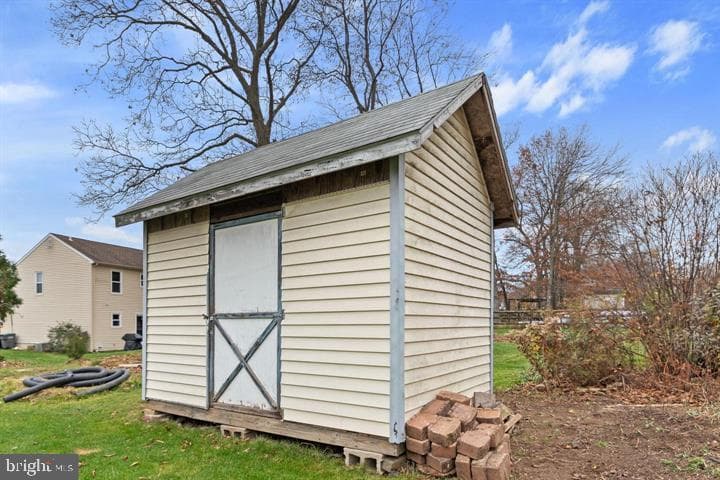 136 Hedgerow Drive photo 28