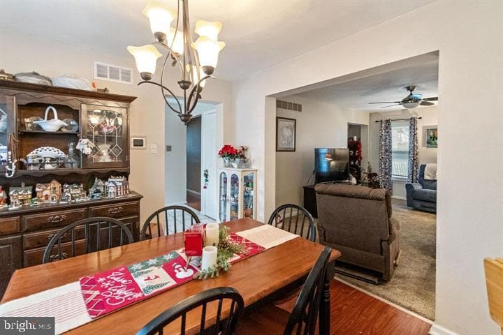 136 Hedgerow Drive photo 8