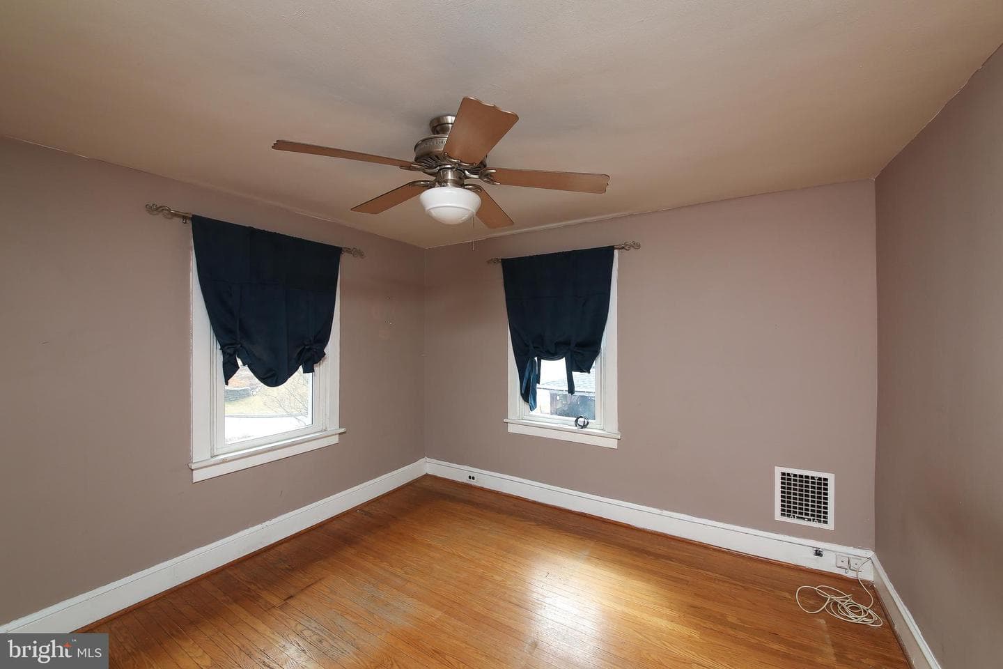 1164 Grovania Avenue photo 11