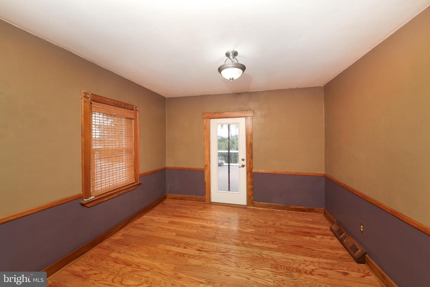1164 Grovania Avenue photo 5