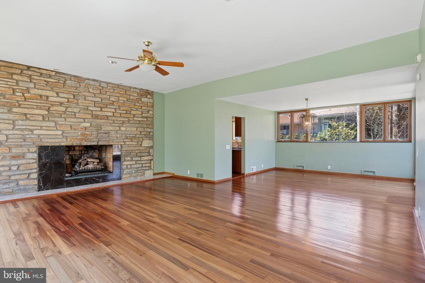 1415 Academy Lane photo 3