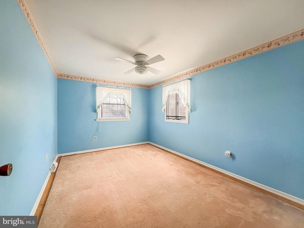 18 Maurice Lane photo 11