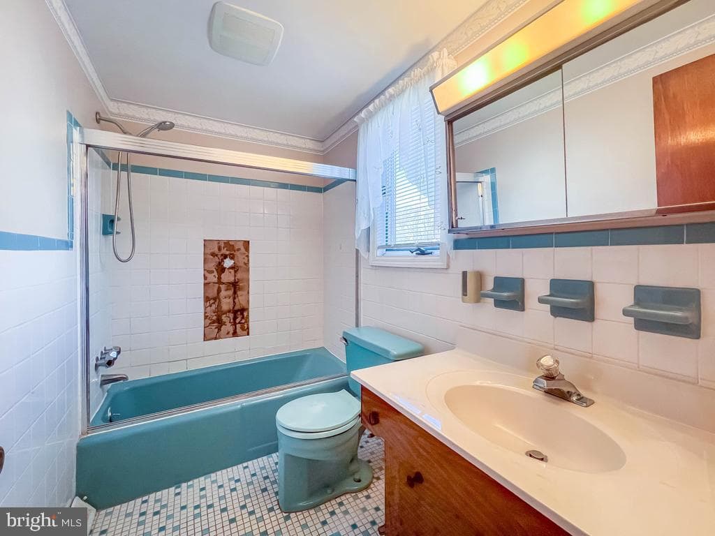 18 Maurice Lane photo 16