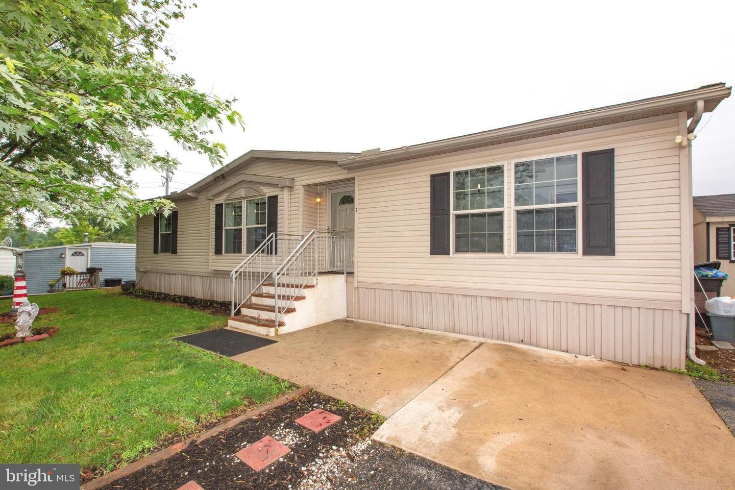 115 Nester Drive photo 2