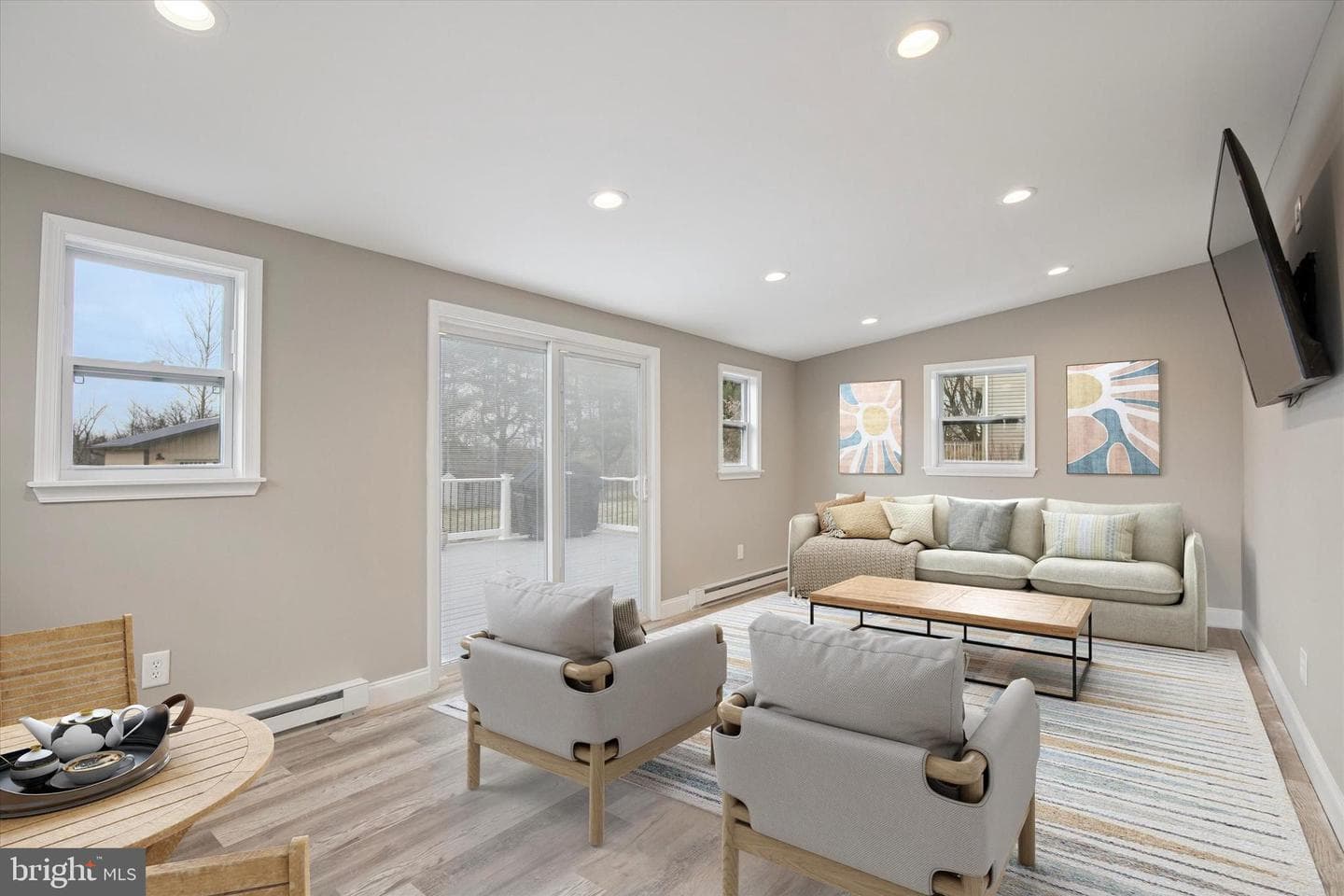 323 Bow Lane photo 9