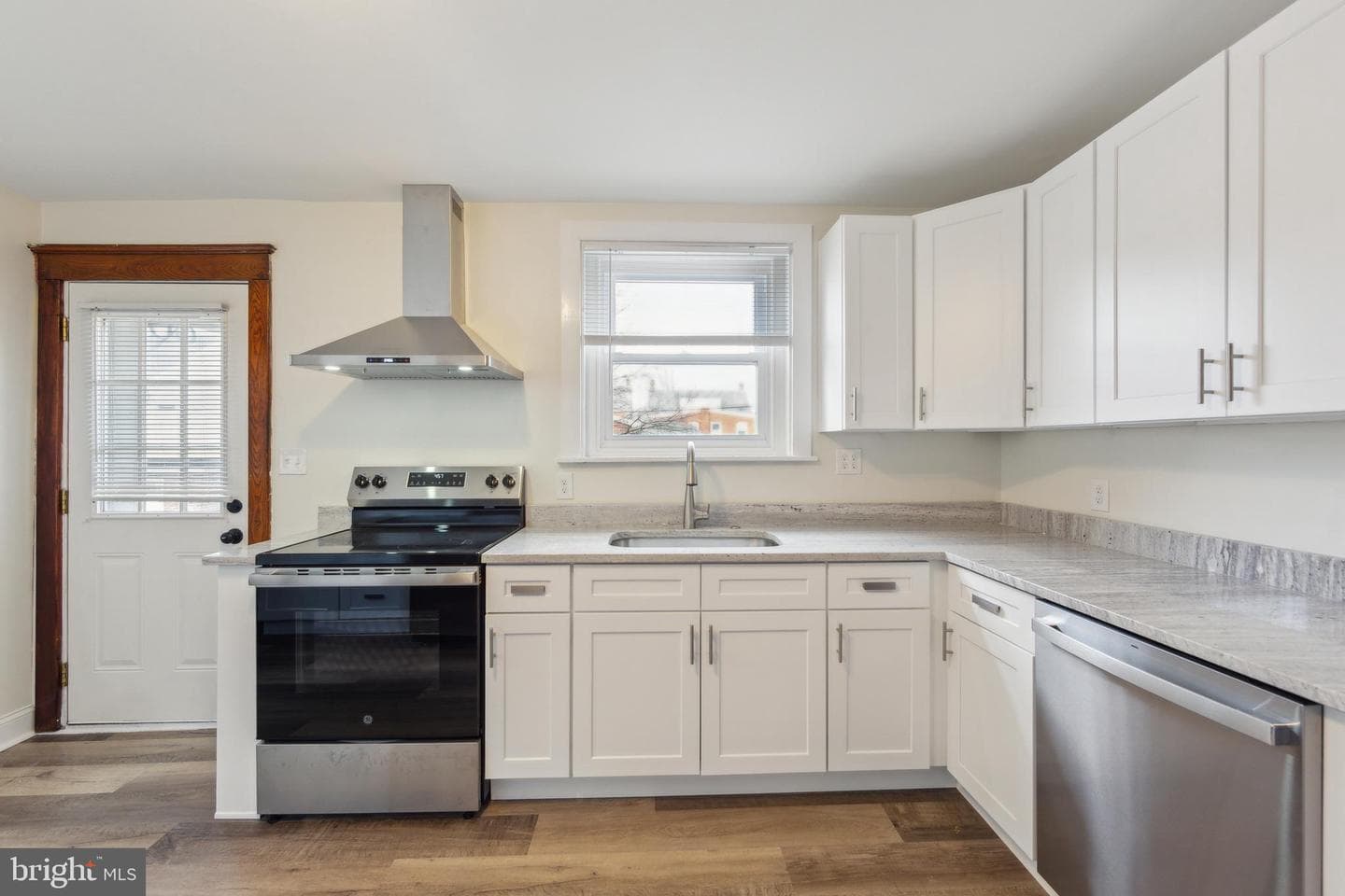 363 N Charlotte Street photo 13