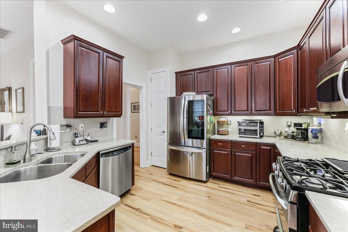 456 Peters Way photo 12