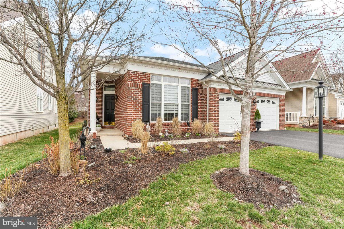 456 Peters Way photo 2