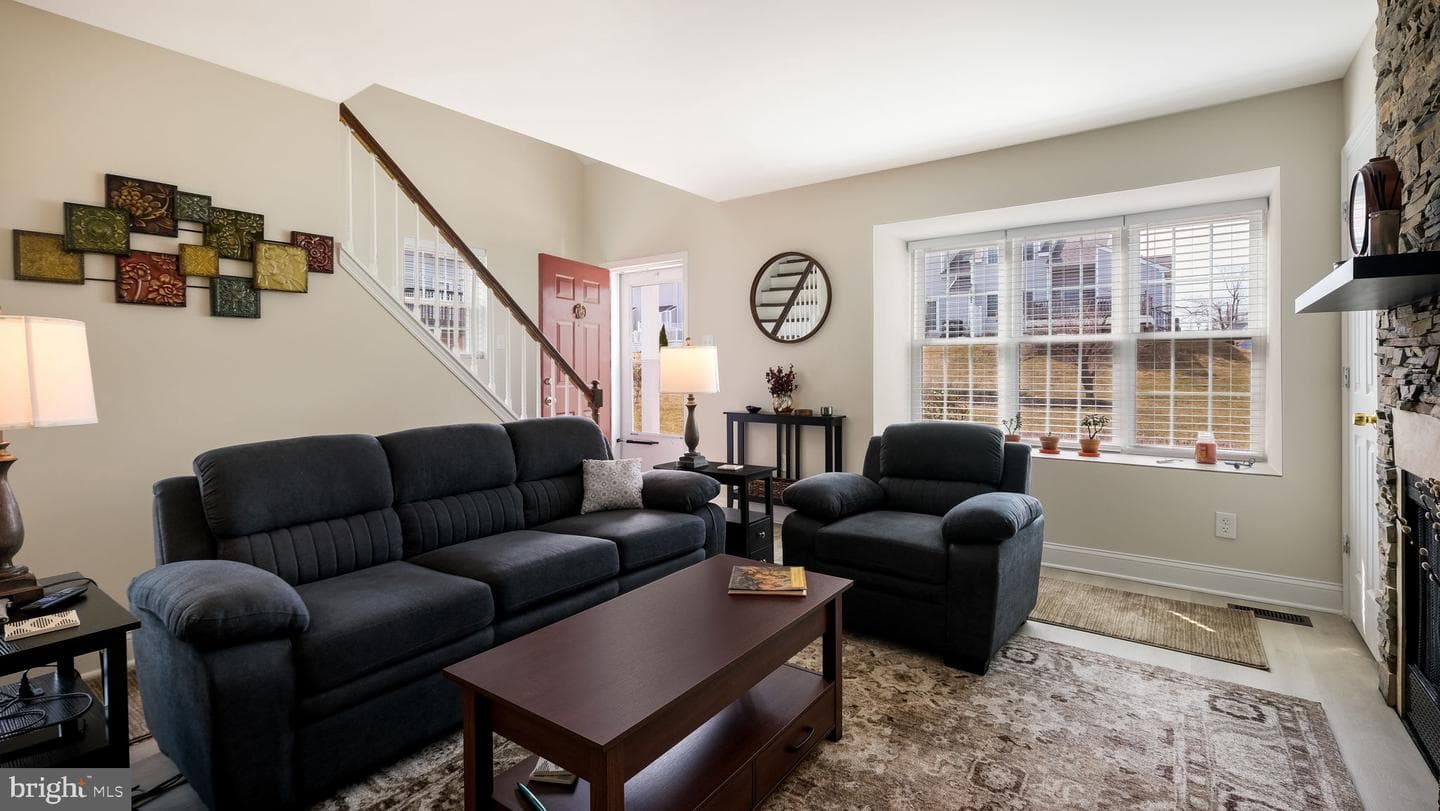 1107 Black Haw Lane photo 5