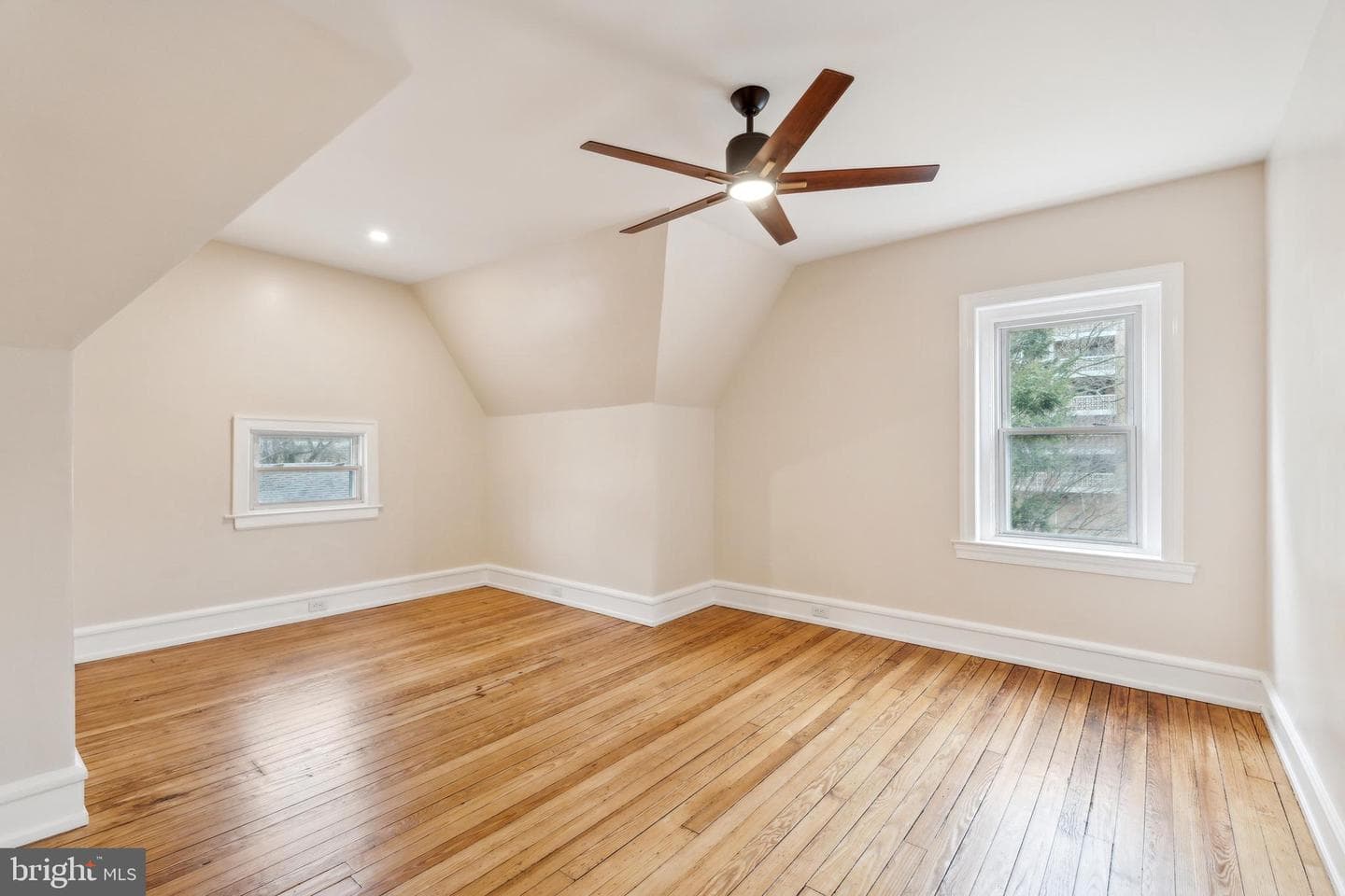 125 Township Line Road photo 32