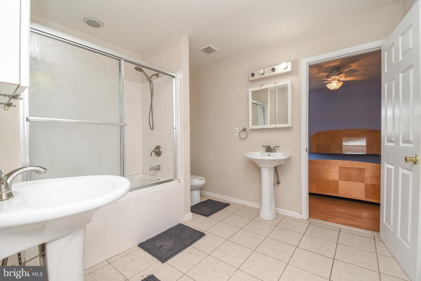 87 Chestnut Lane photo 25