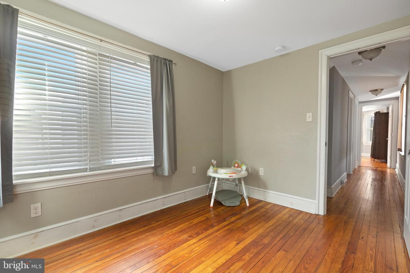 530 E Hector Street photo 15