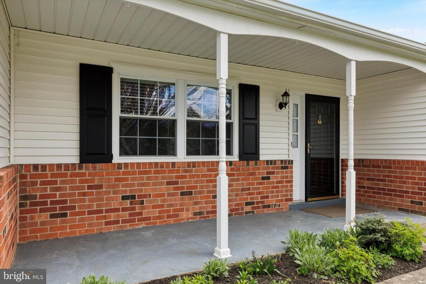 1150 Hereford Drive photo 2