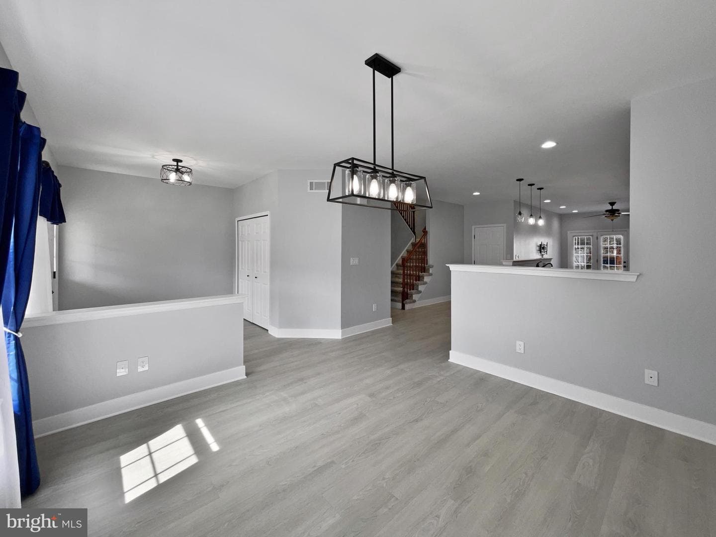 1089 Rosemont Terrace photo 10