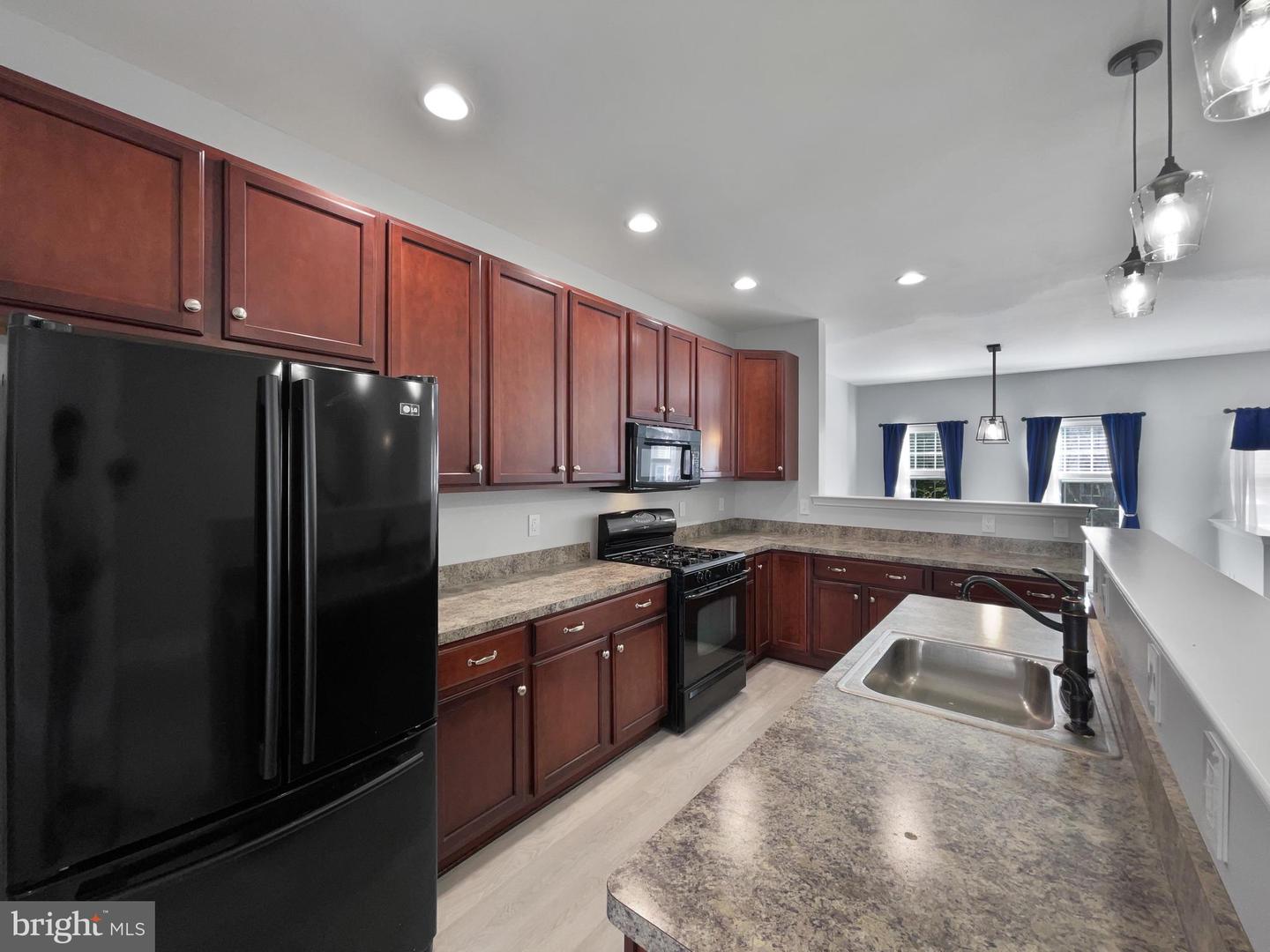 1089 Rosemont Terrace photo 17