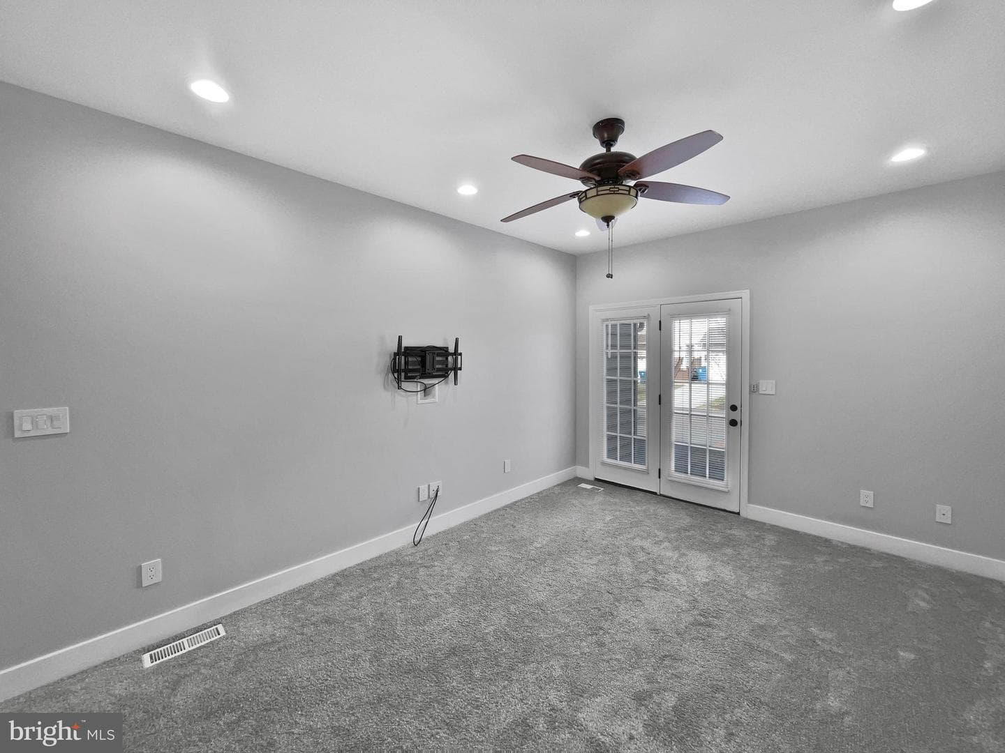 1089 Rosemont Terrace photo 22