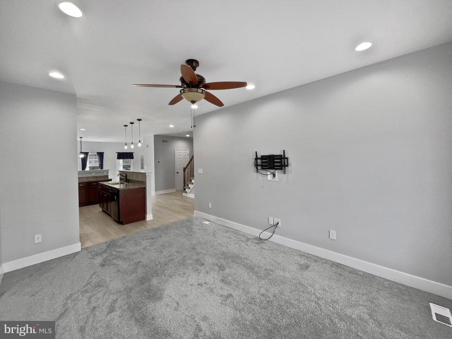1089 Rosemont Terrace photo 23