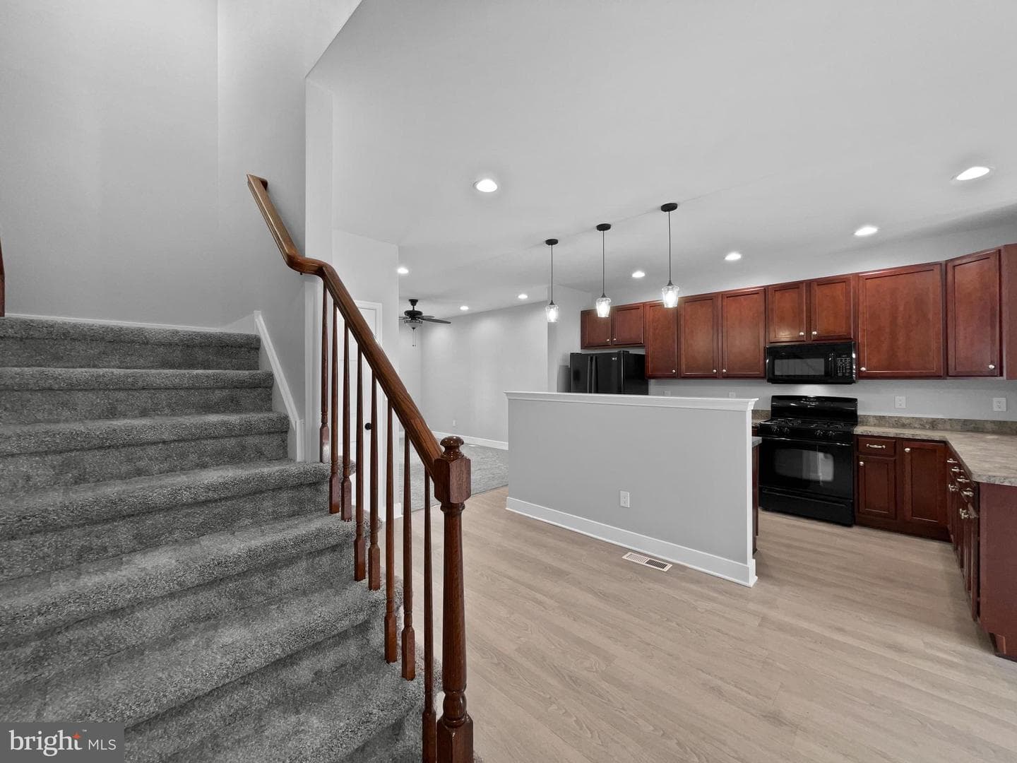 1089 Rosemont Terrace photo 28