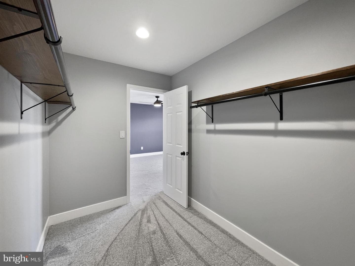 1089 Rosemont Terrace photo 39