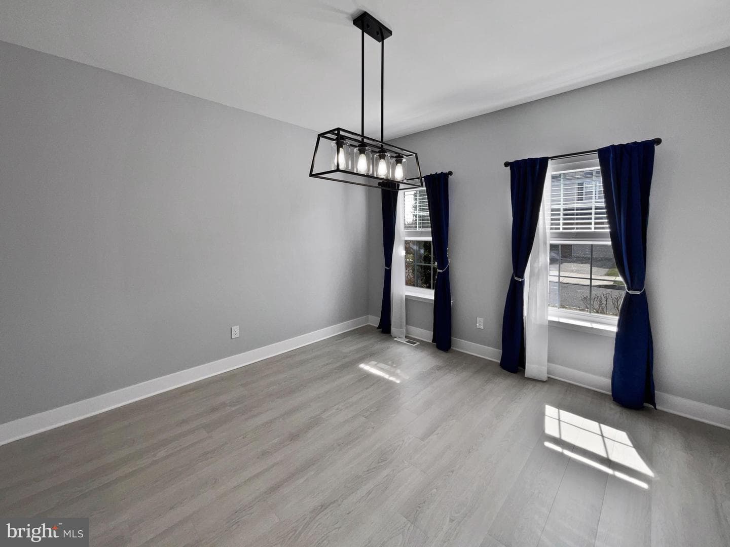 1089 Rosemont Terrace photo 6