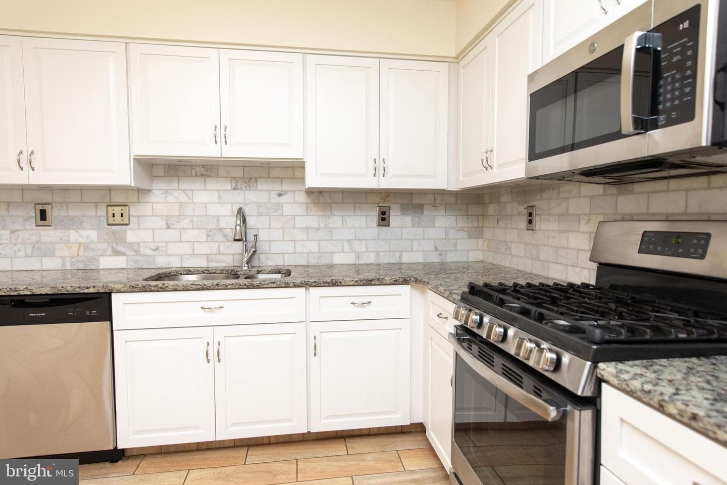 611 Hamilton Street photo 10