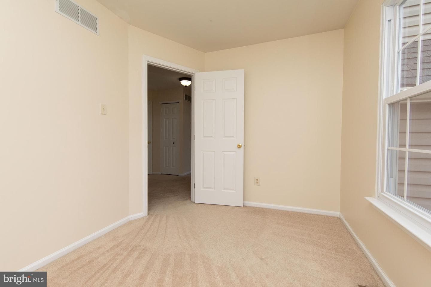 611 Hamilton Street photo 25