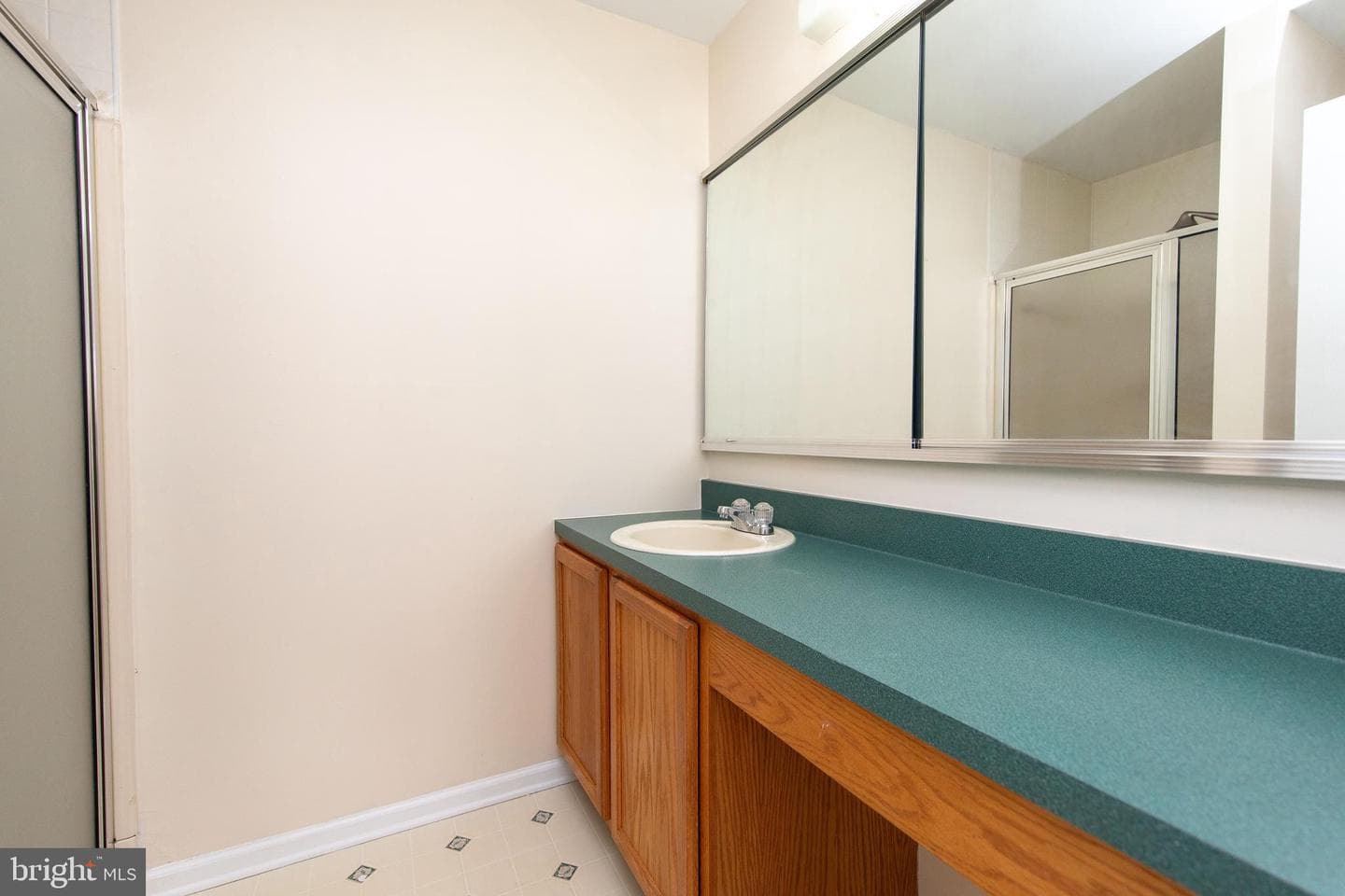 611 Hamilton Street photo 33