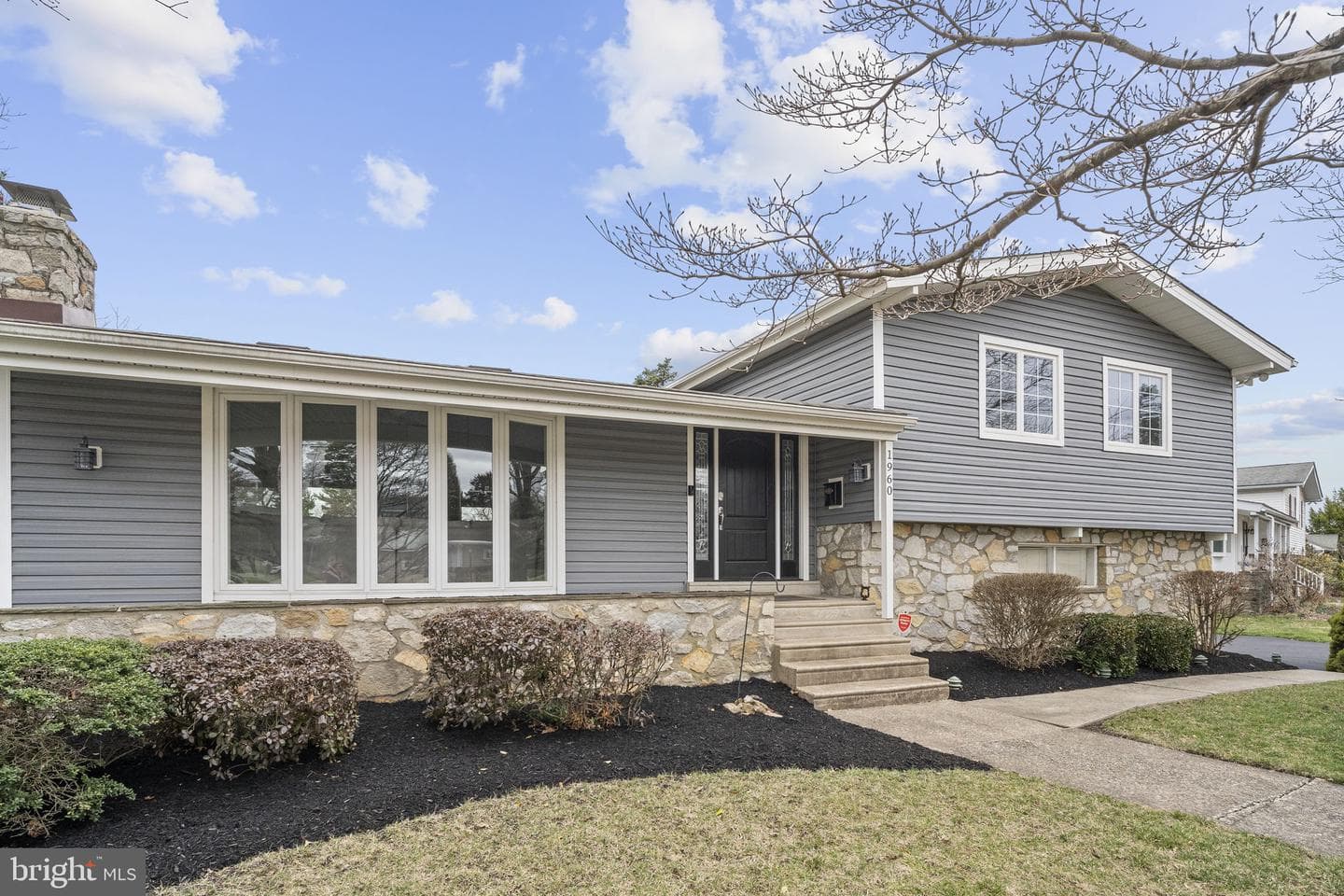 1960 Hemlock Rd