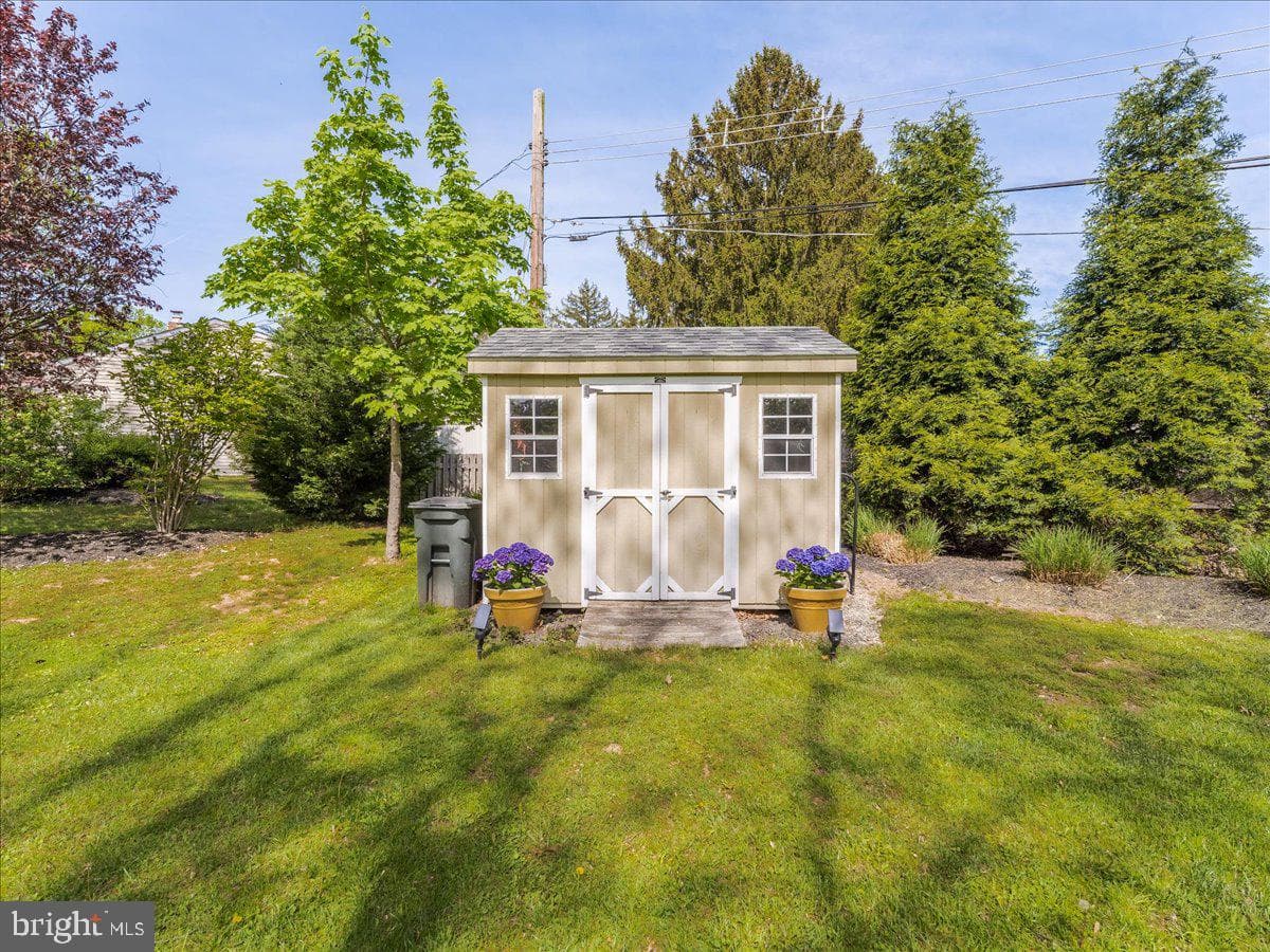 2737 Lantern Lane photo 38