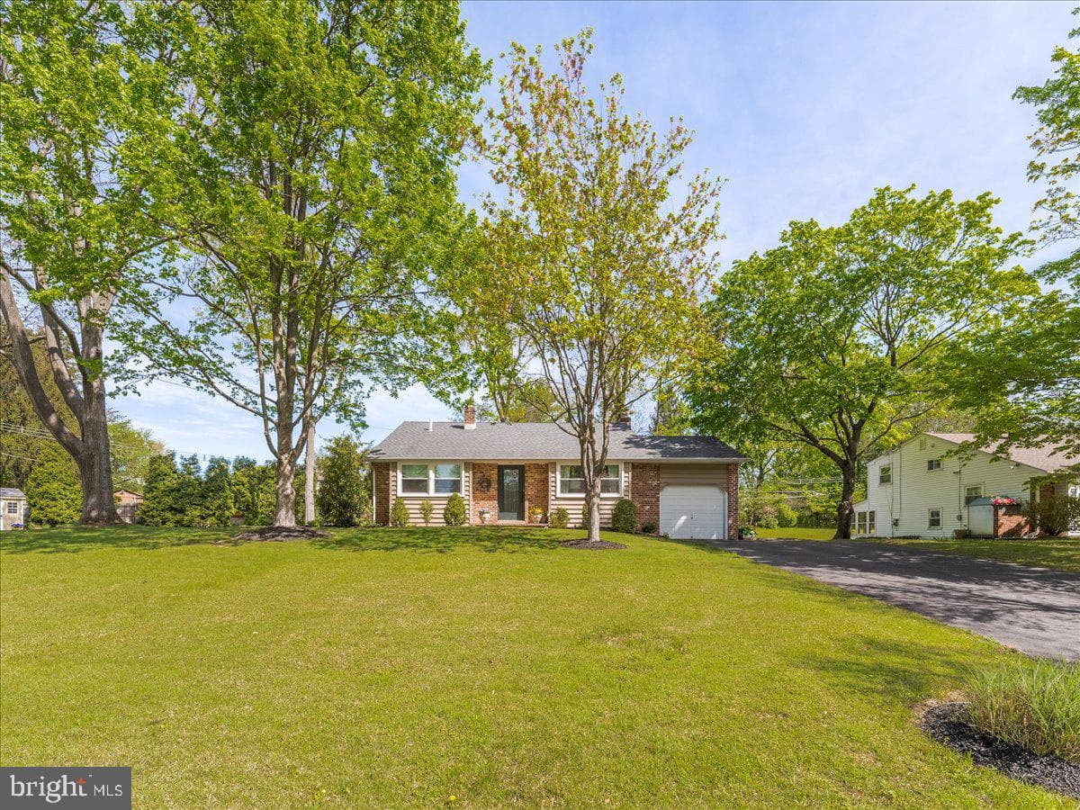 2737 Lantern Lane photo 5