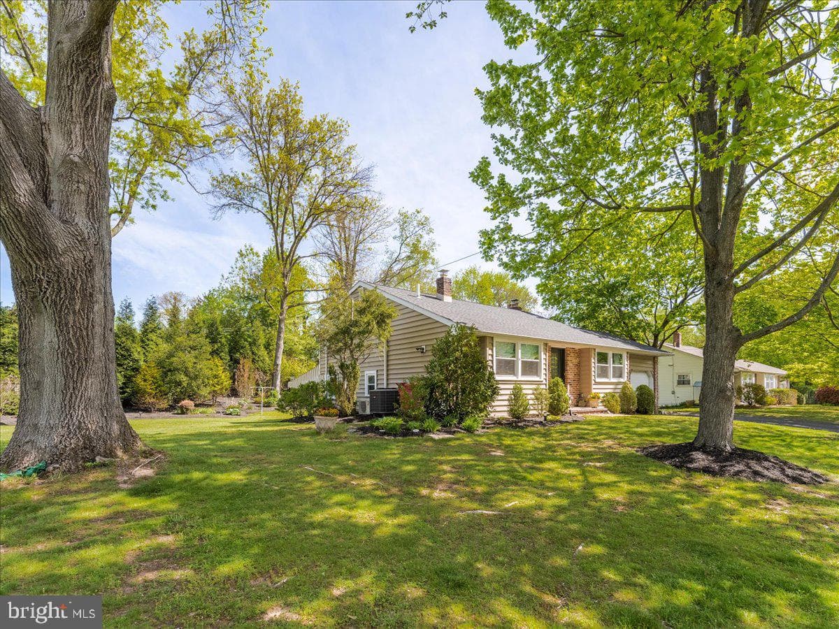 2737 Lantern Lane photo 6