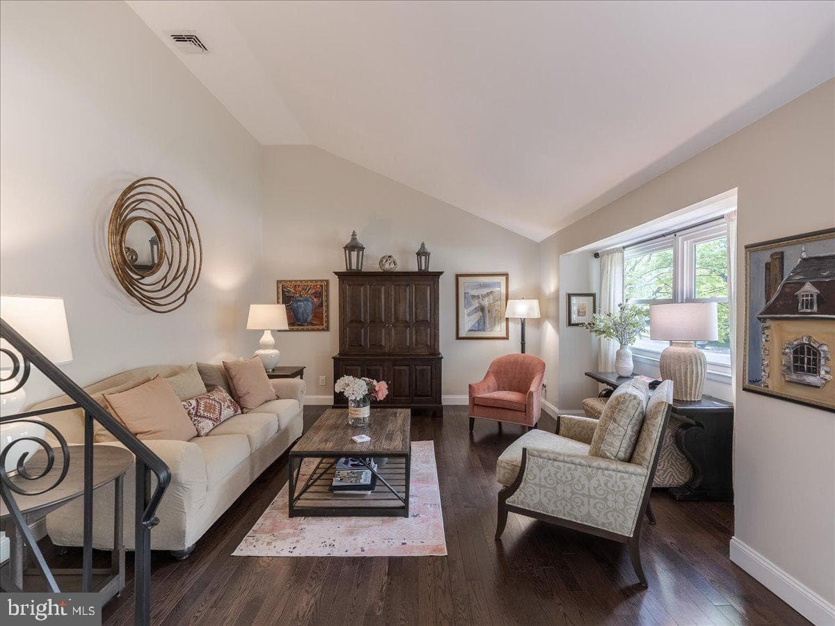 2737 Lantern Lane photo 9