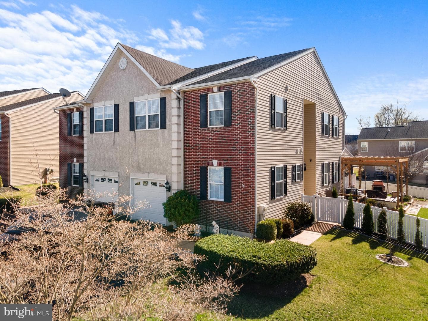 208 Clarkdale Lane photo 2