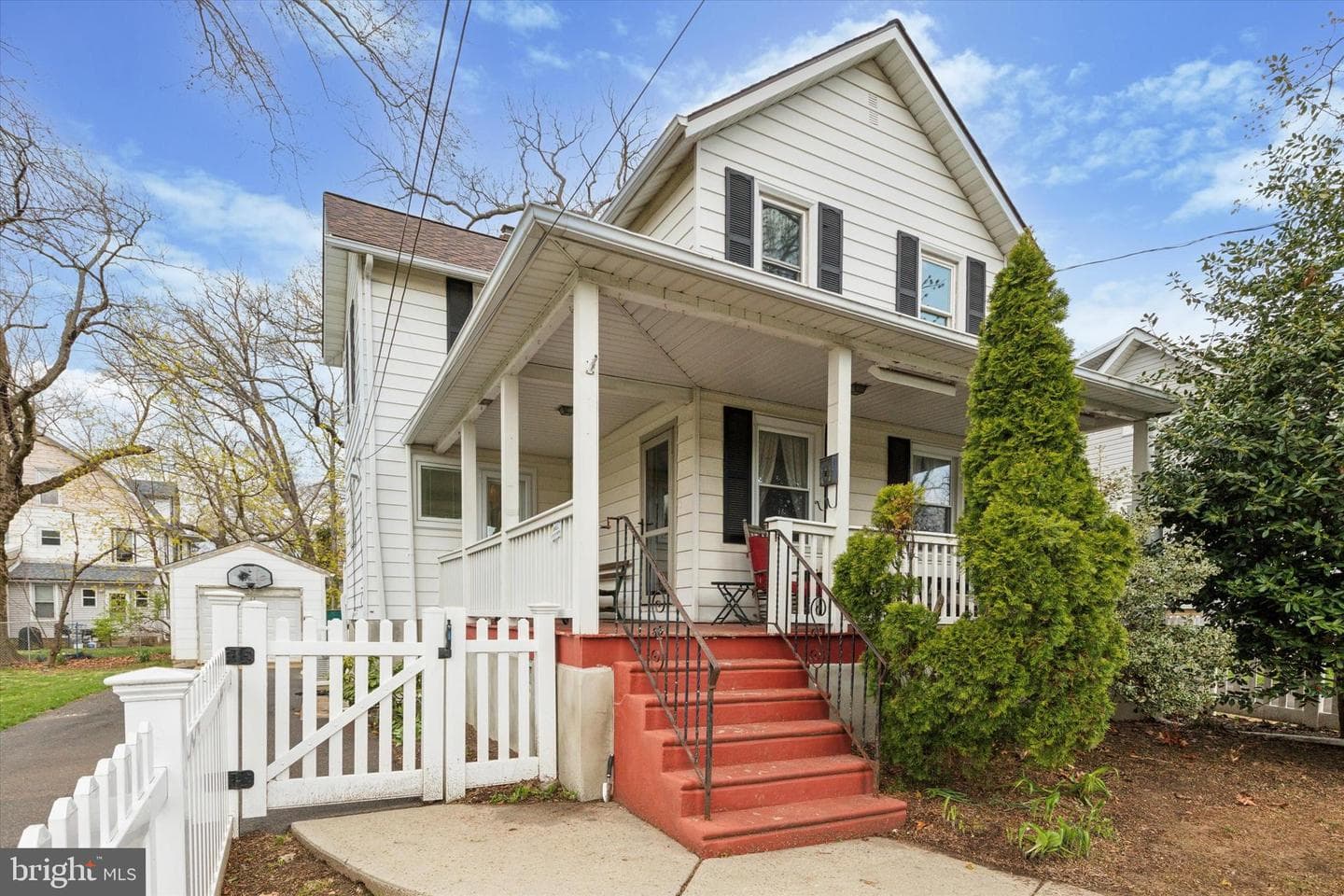 326 Maple Avenue photo 1
