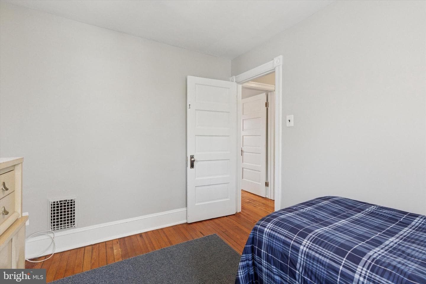 326 Maple Avenue photo 18