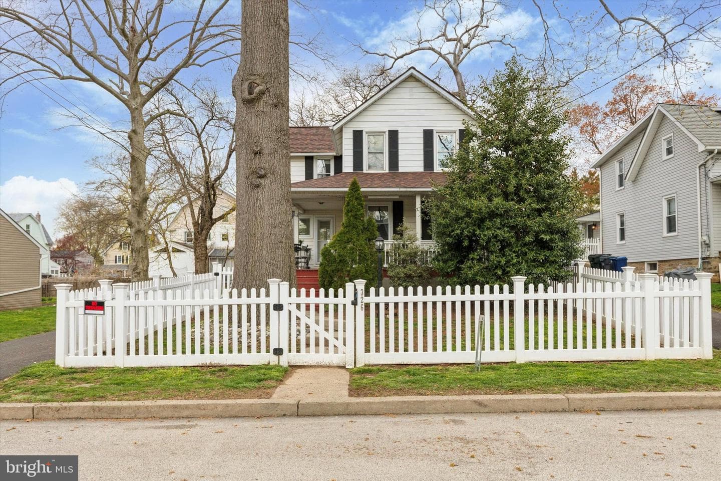 326 Maple Avenue photo 2